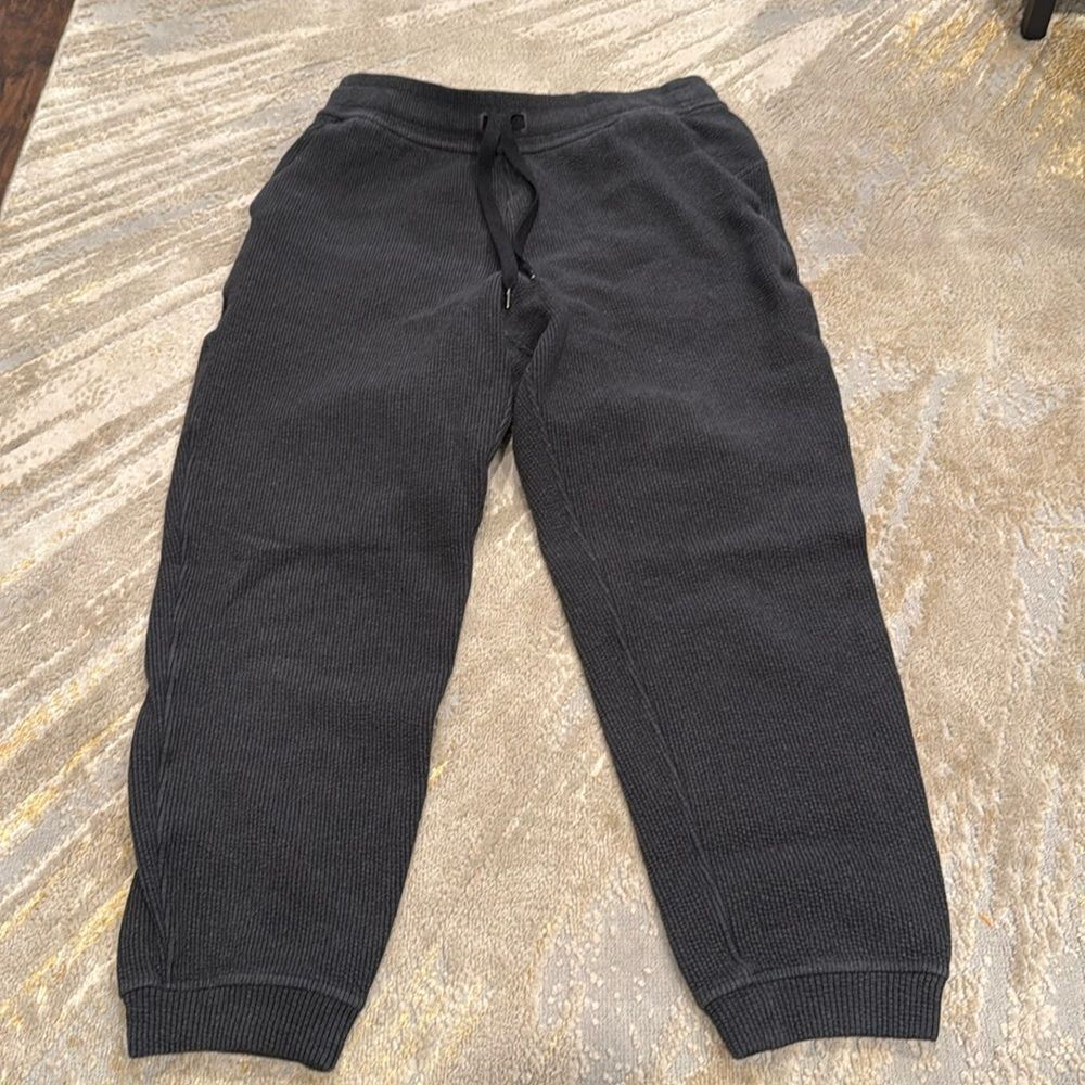 Lululemon Scuba High Rise Joggers Size 8 Black Fleece Pockets Drawstring grey